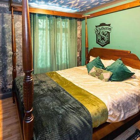 Hogwarts Hideaway Themed Property ワトフォード エクステリア 写真