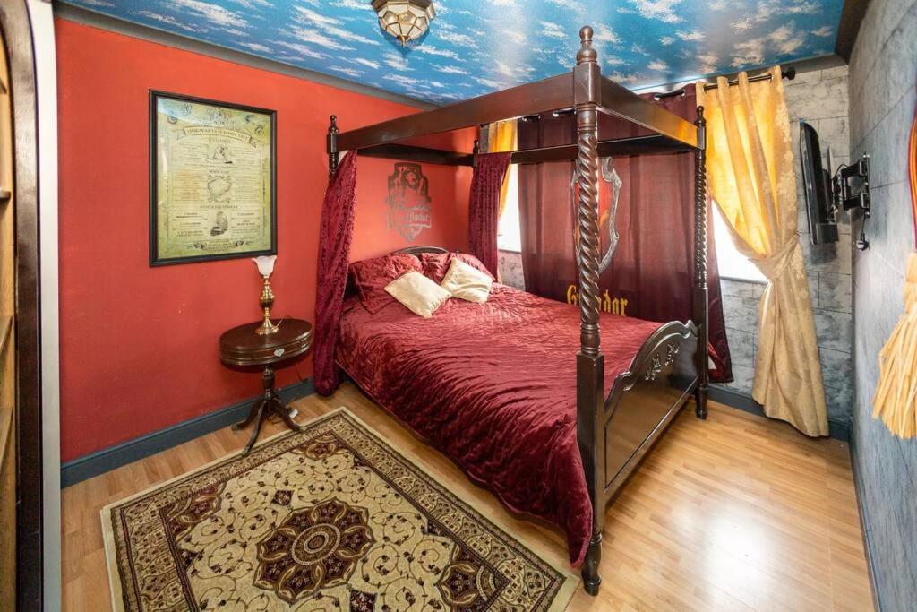 Hogwarts Hideaway Themed Property ワトフォード エクステリア 写真