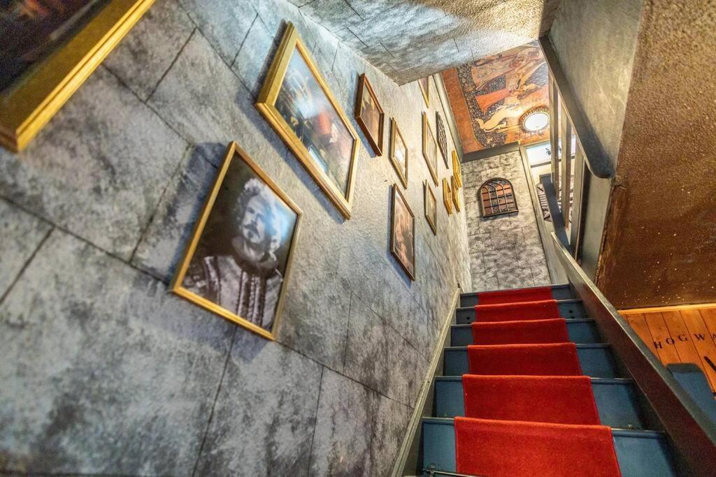Hogwarts Hideaway Themed Property ワトフォード エクステリア 写真