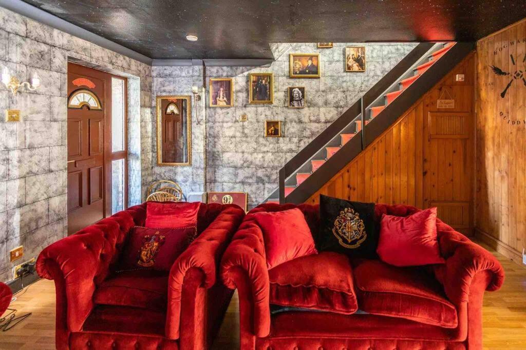 Hogwarts Hideaway Themed Property ワトフォード エクステリア 写真