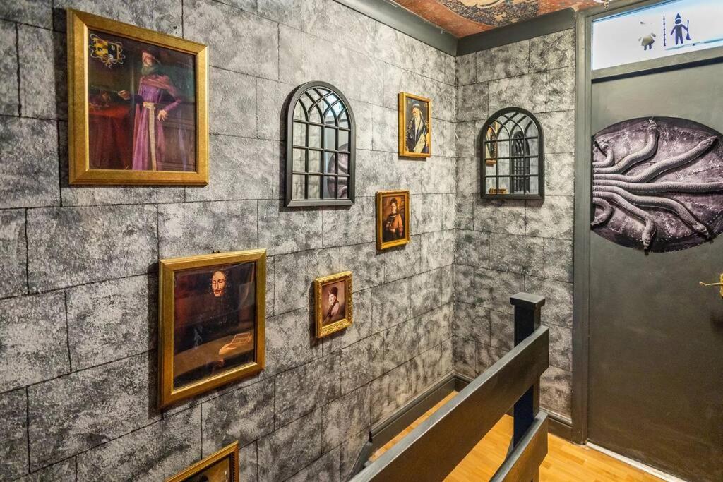 Hogwarts Hideaway Themed Property ワトフォード エクステリア 写真